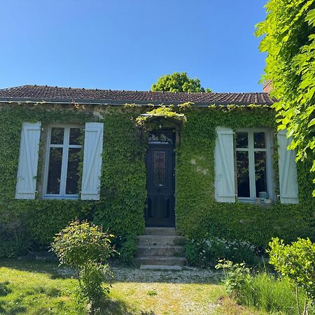 Cottage-Saint Laurent Sur Sevre Екстериор снимка